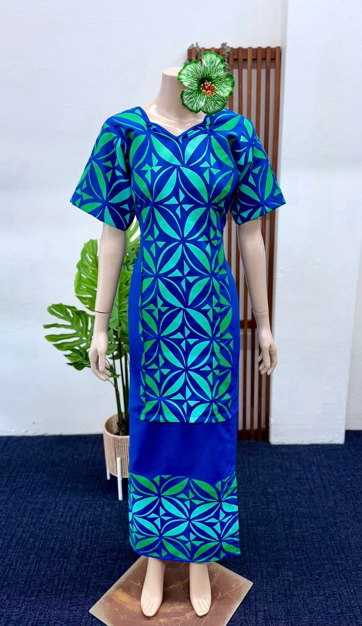 Puletasi's - Handprinted (Size 14) image 0