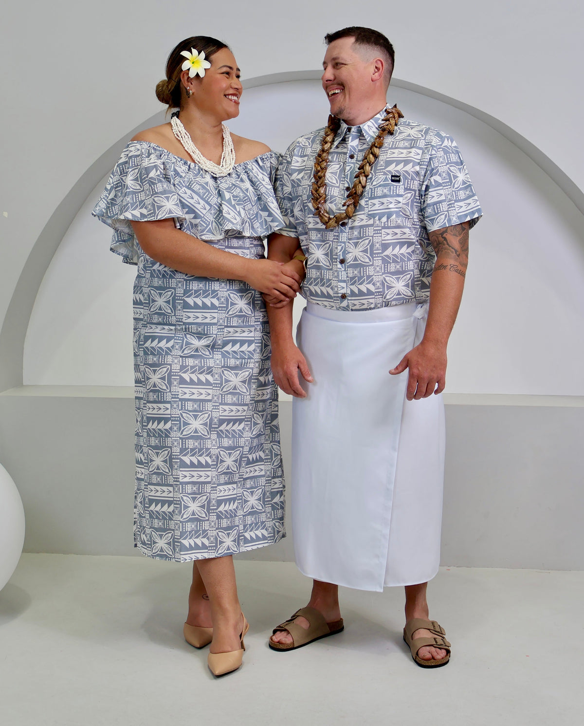 The Alofa’ Men’s Aloa - Grey/White