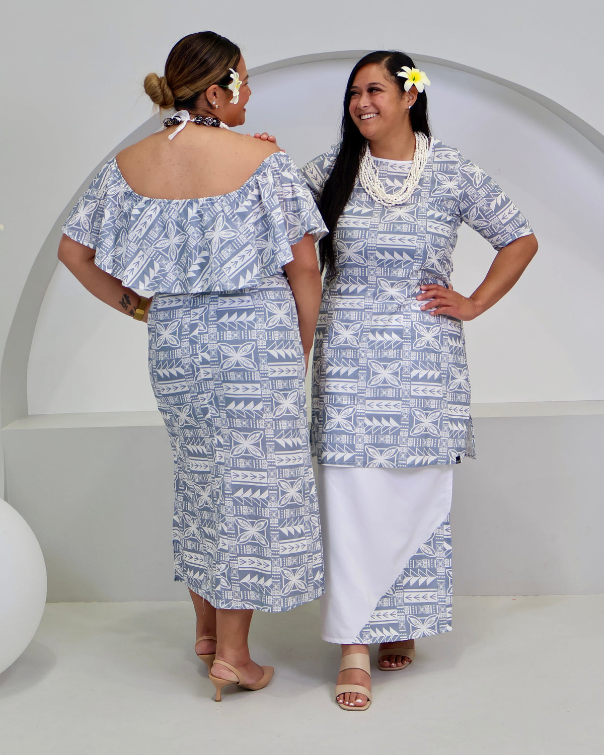 The Alofa Ladies Dress – Grey/White