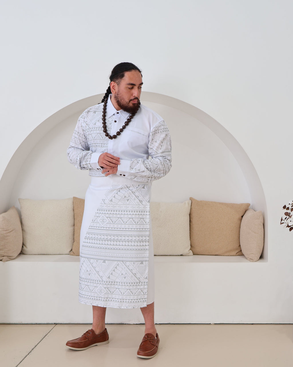 Men's Silver/White Longsleeve Aloa